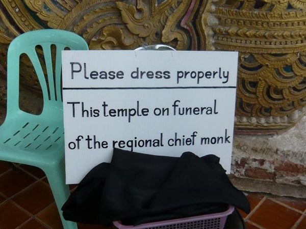 Chiang Mai - chram v centru Wat Chedi Luang - jednalo se vsak o posledni rozlouceni s hlavnim mnichem kraje ...