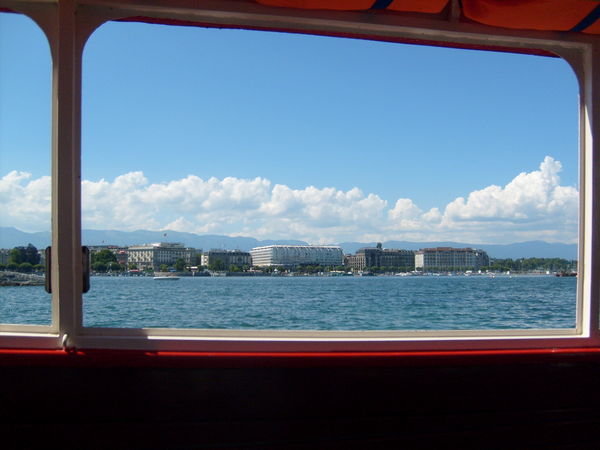 A view of geneva from the boat