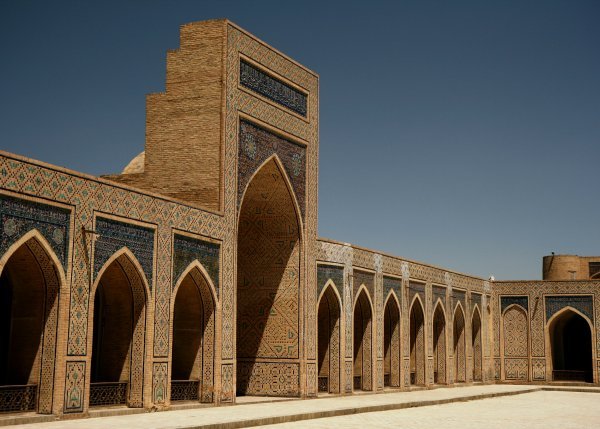 inside the Kalon Mosque