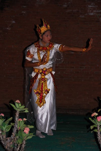 Myanmar dance