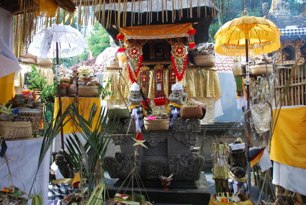 family temple & offerings
