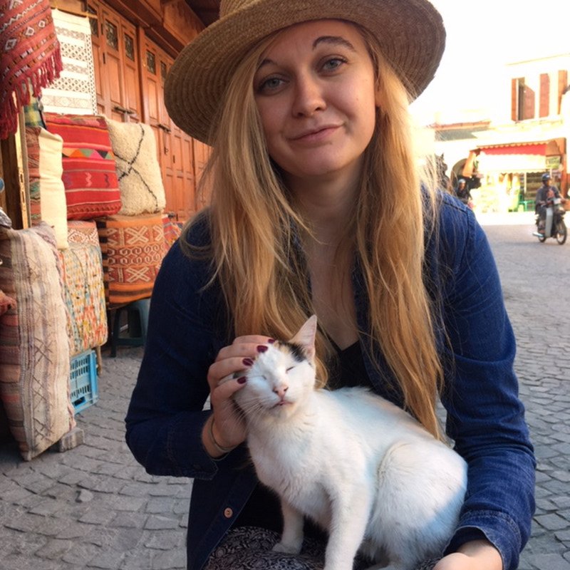 daughter and a medina cat