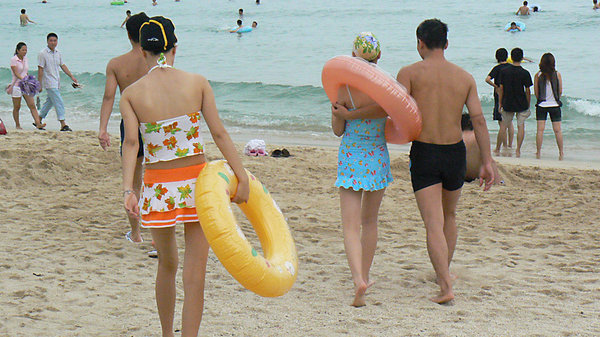 Heading for the sea with inflatable support