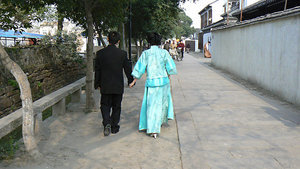 wedding couple in Pingjiang