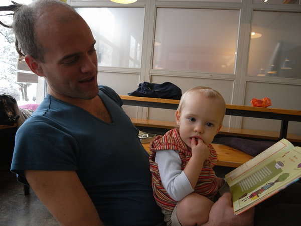 eenie, reading slovenian with her dad