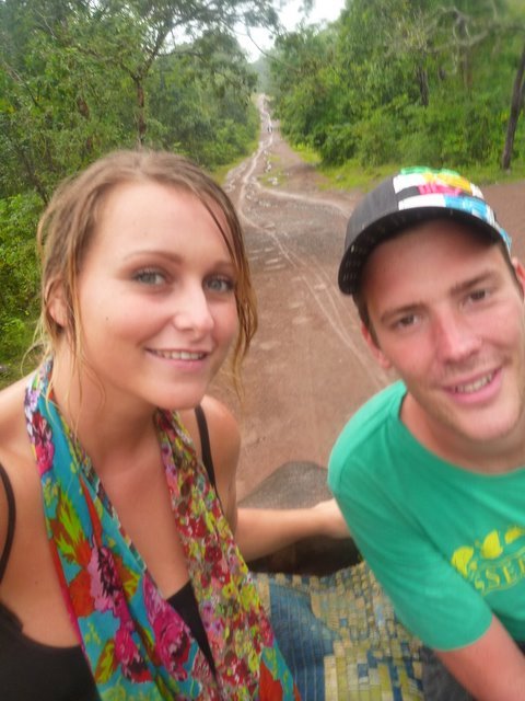 Anka & Roel tijdens de olifanten jungle tocht