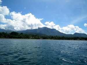 Mooie vulkaan op Camiguin Island
