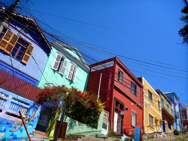 Kleurrijke straat in Valparaiso
