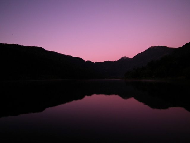 Zonsondergang bij ons meer 