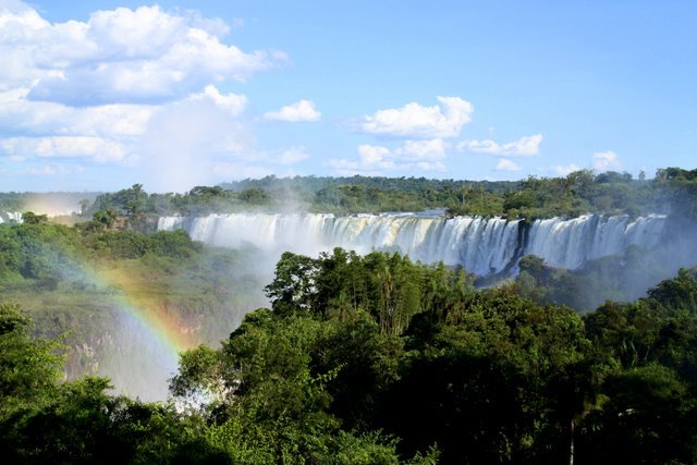 Iguazu Falls met een regenboog!