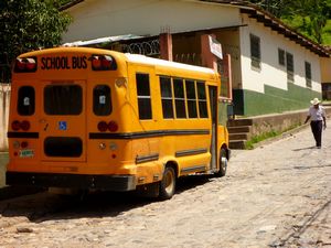 Schoolbus en local