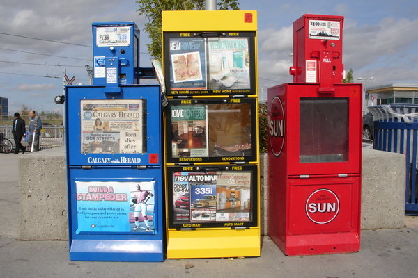 Schöne bunte Zeitungsboxen