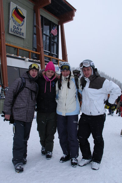 Die Snow-Crew: Daniel, Nathalie, Lenka & Sean