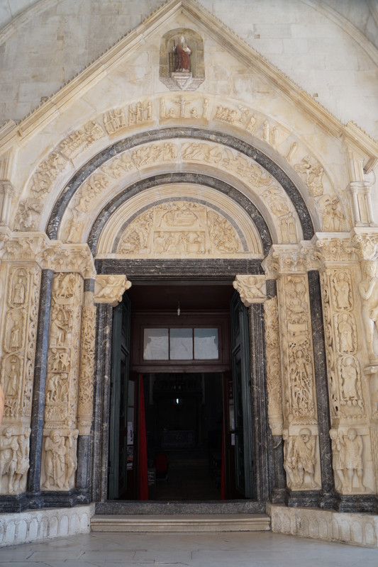 Romanesque portal of the Katedrala Sv. Lovre