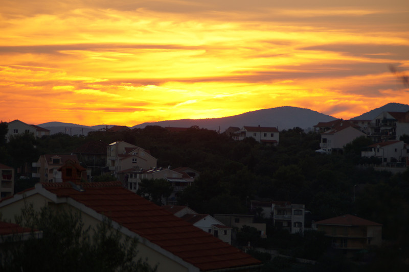 Spectacular evening mood on Okrug Gornji's sky