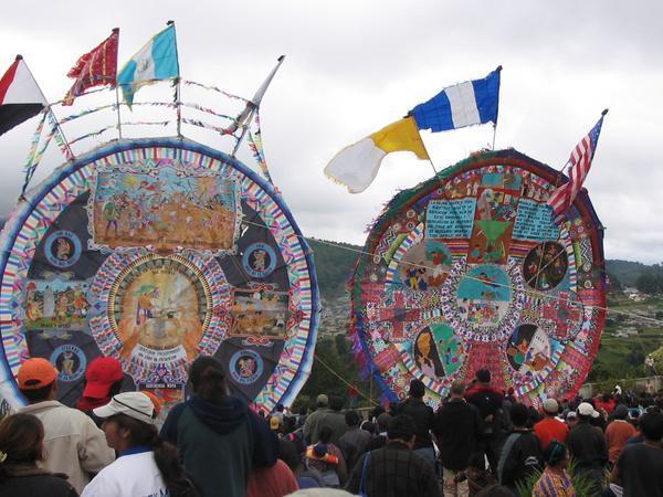 The two largest kites