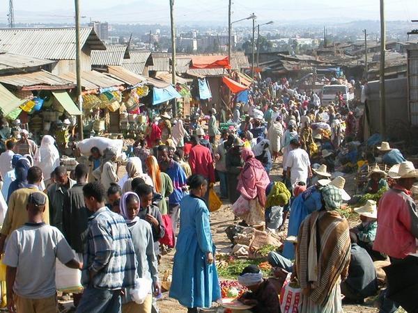Crowds at Addis's humongous Merkato market.
