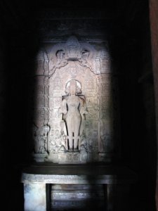 En el centro del Templo: Estatua de Vishnu