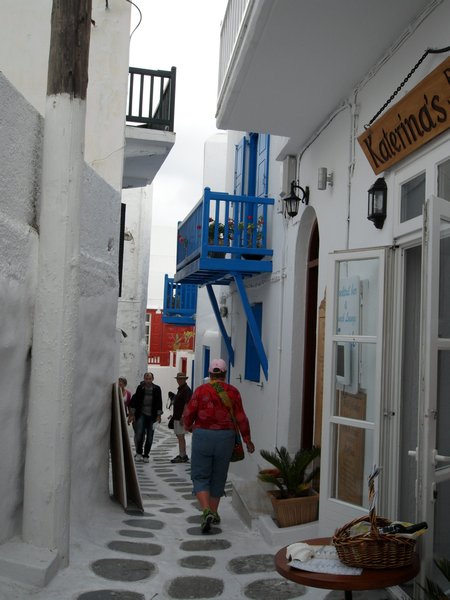 Laneway shopping, Greek island style