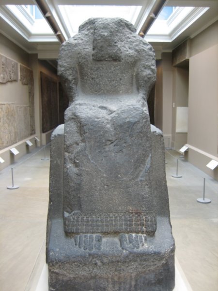 Statue: Assyrian