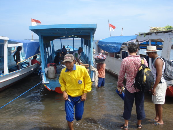 transport to Gili T