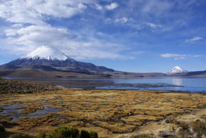 Lago Chungará mit Parinacota