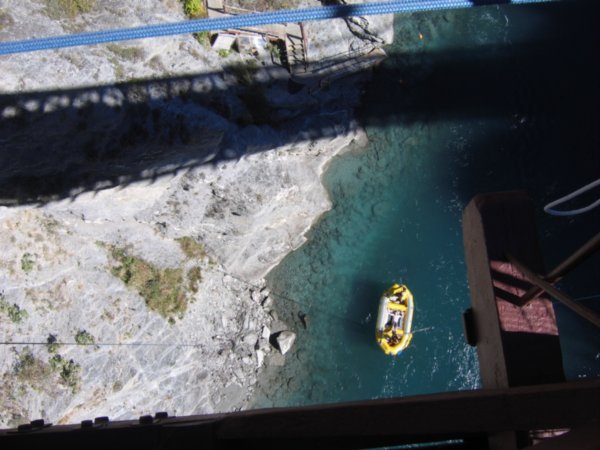Bungy jumping; rescue boat