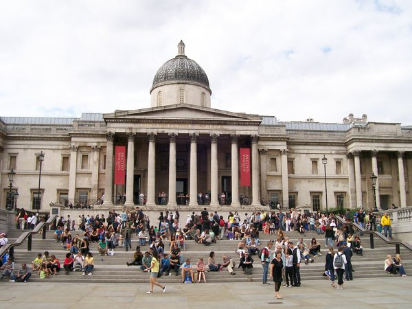 Tourists & The National Gallery