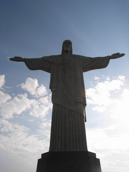 Cristo-Statue hoch ueber Rio