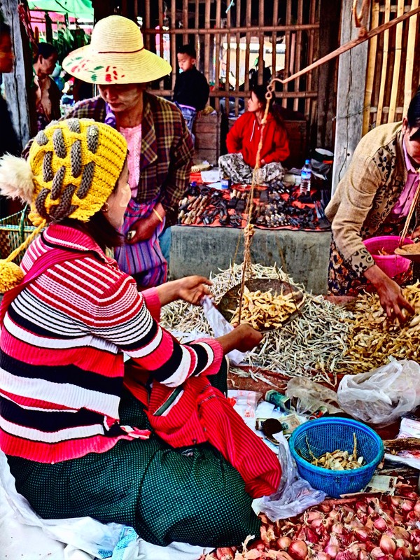 Daily Market on Inle
