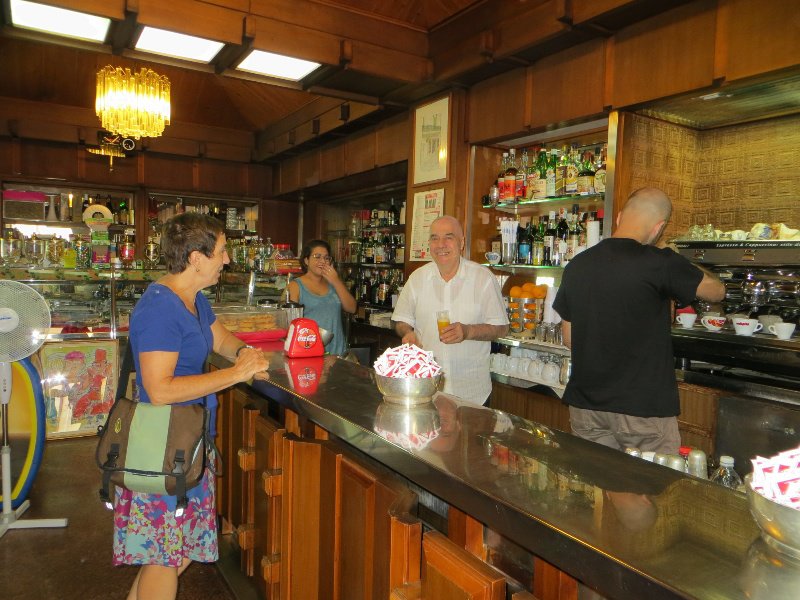 Martinica Cafe & Bar