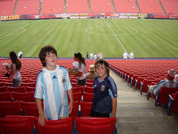 Santiago and Francesco before the game