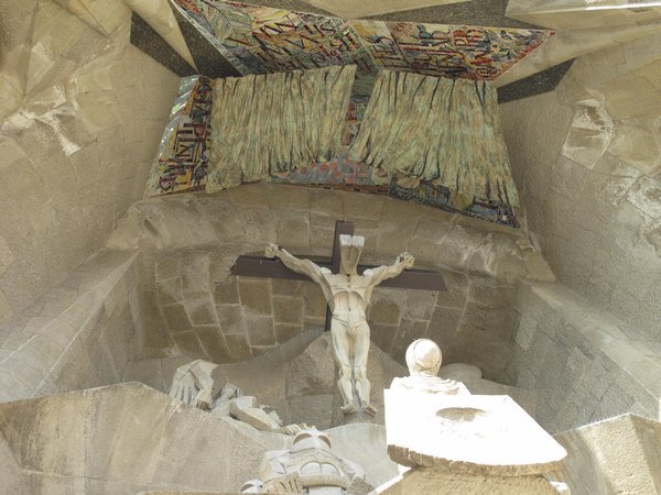 Statue of Christ on Familia Sagrada