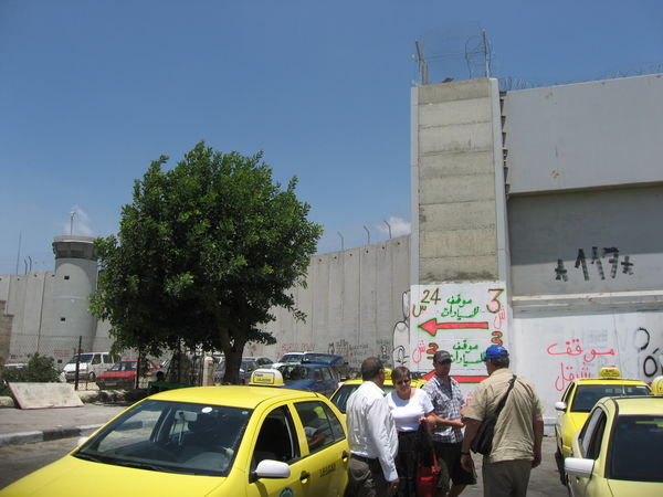 Wall separating Israel and Palestine