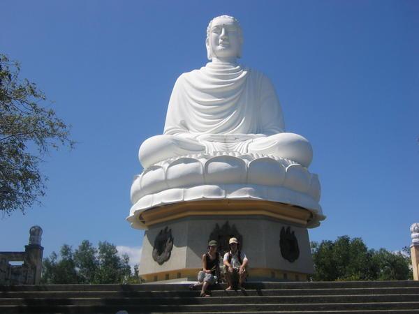 the giant seated buddha... splendid