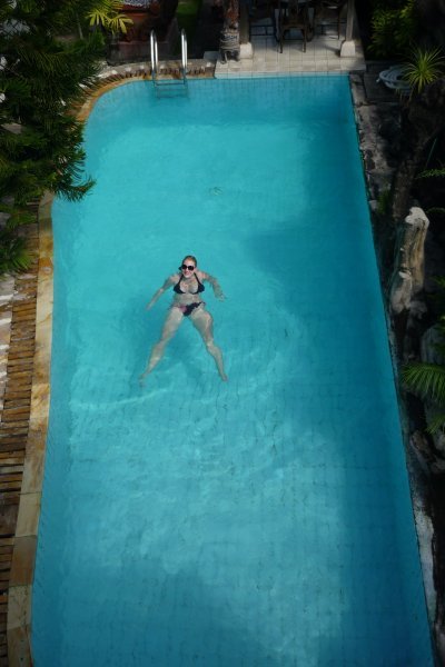 Kim chilling in the hotel pool in Sanur