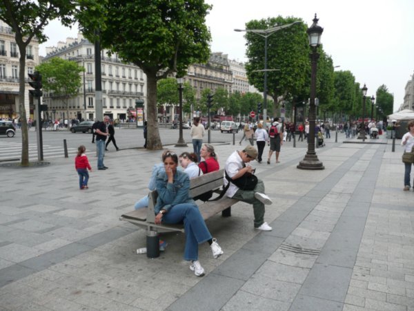 Daydreaming on Avenue Champs de elysees