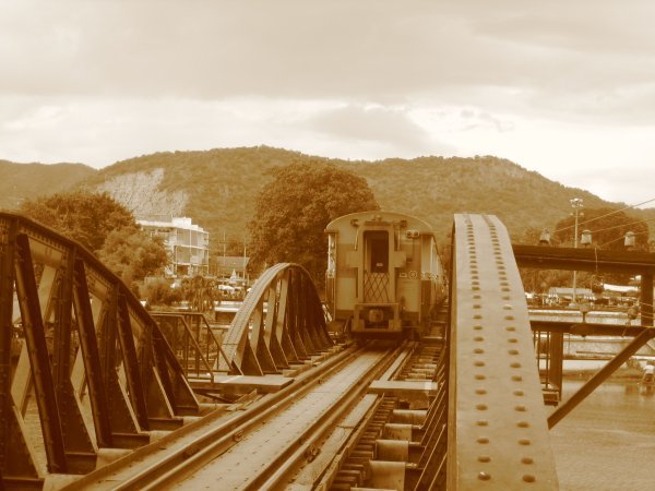 Train crossing over the River Kwai 