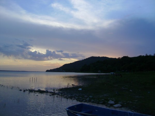 On the Lakeshore of El Remate