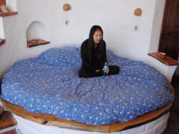 the round bed