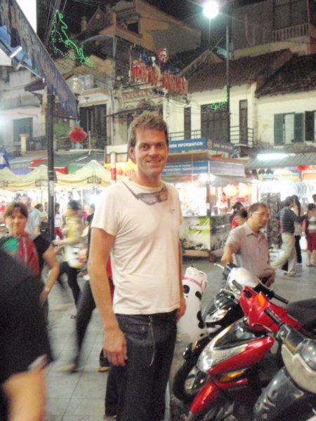 paul at dong xuan night markets