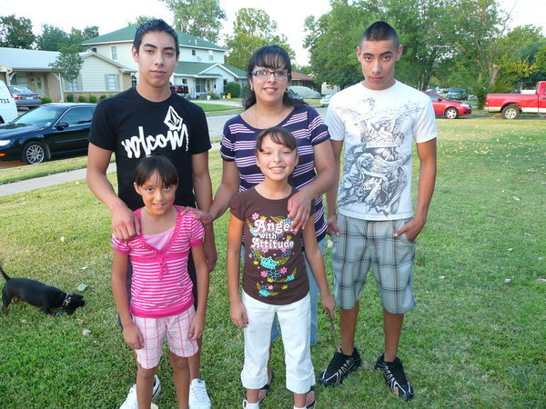 My oldest sis and her kids.  They've grown up so fast!