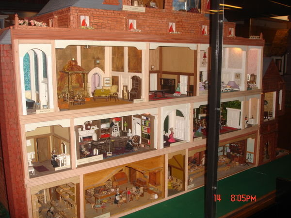 Tiny World Doll House
