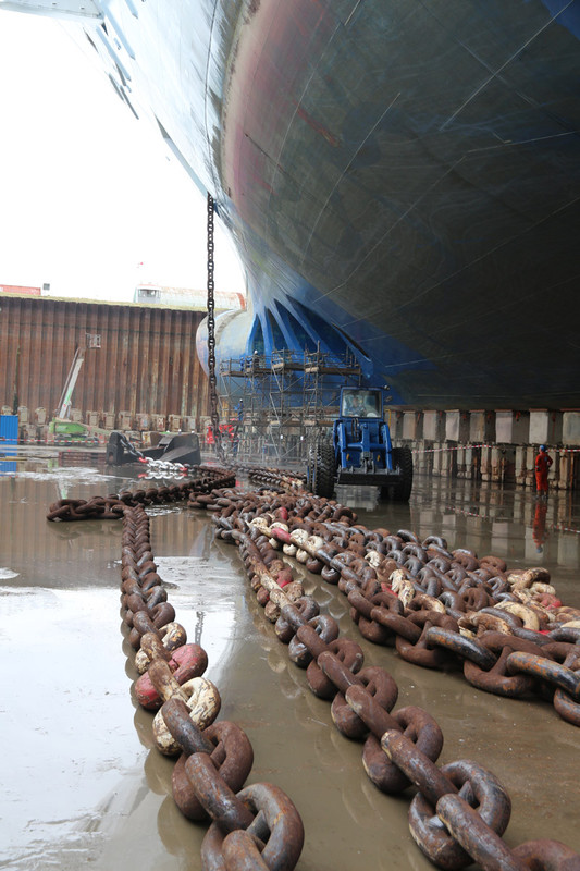 Anchor chain being laid out