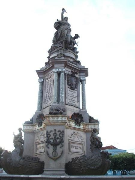 Monument, Manaus
