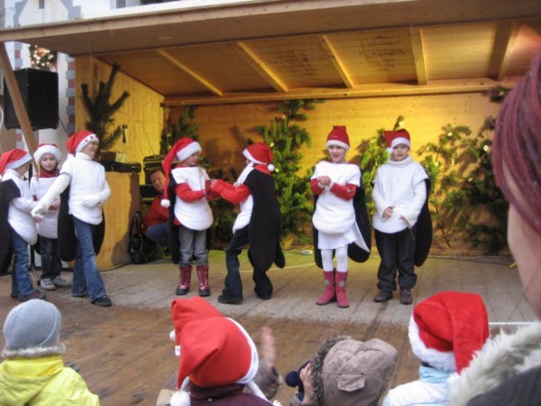Kids performance at Fussen Christmas market