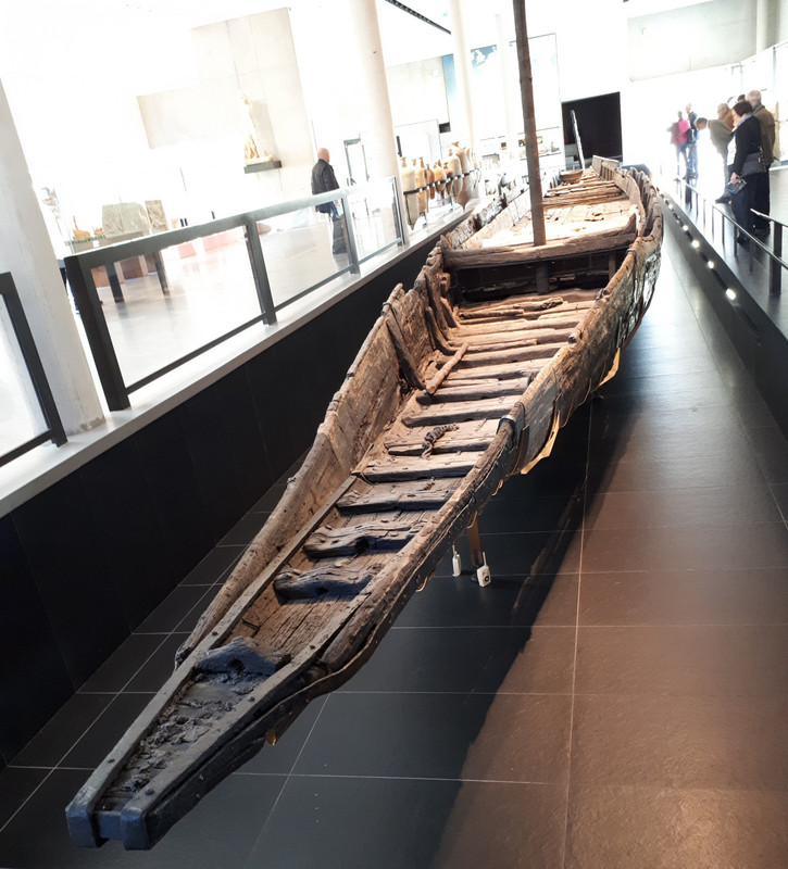 The old Roman boat