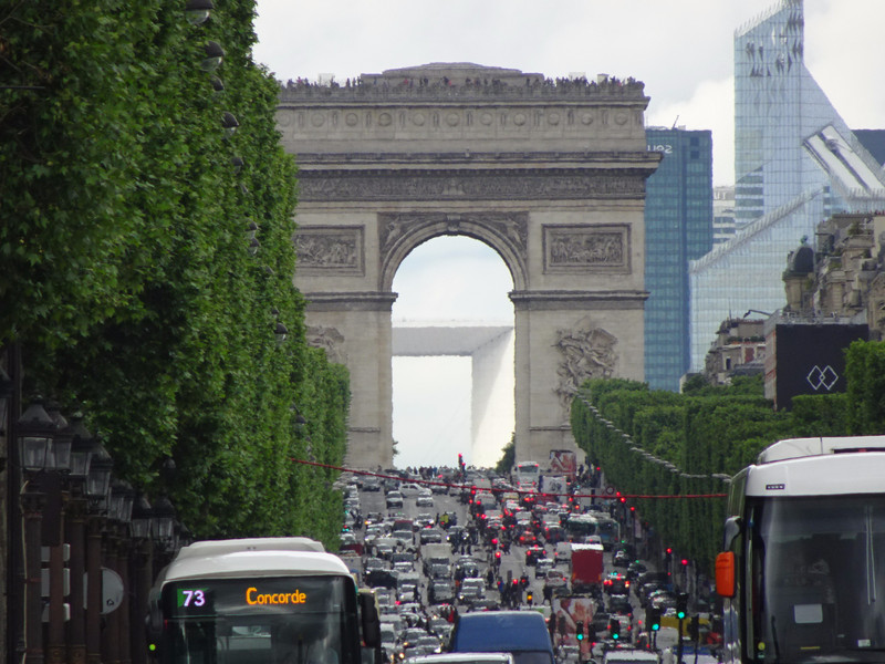 Traffic on the Champs-Élysées