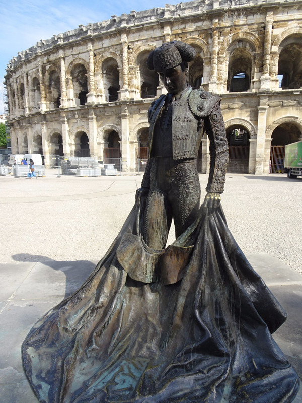 A statue of a bullfighter