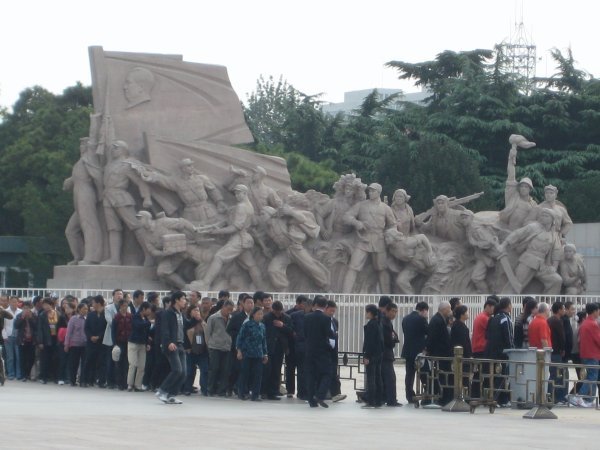 big line outside Mao's Mausoleum